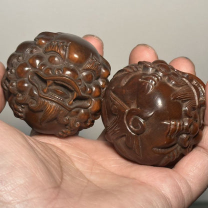 China Antique Boxwood Carving A Pair Beast Statue Wooden Figurines Nice Art Ball