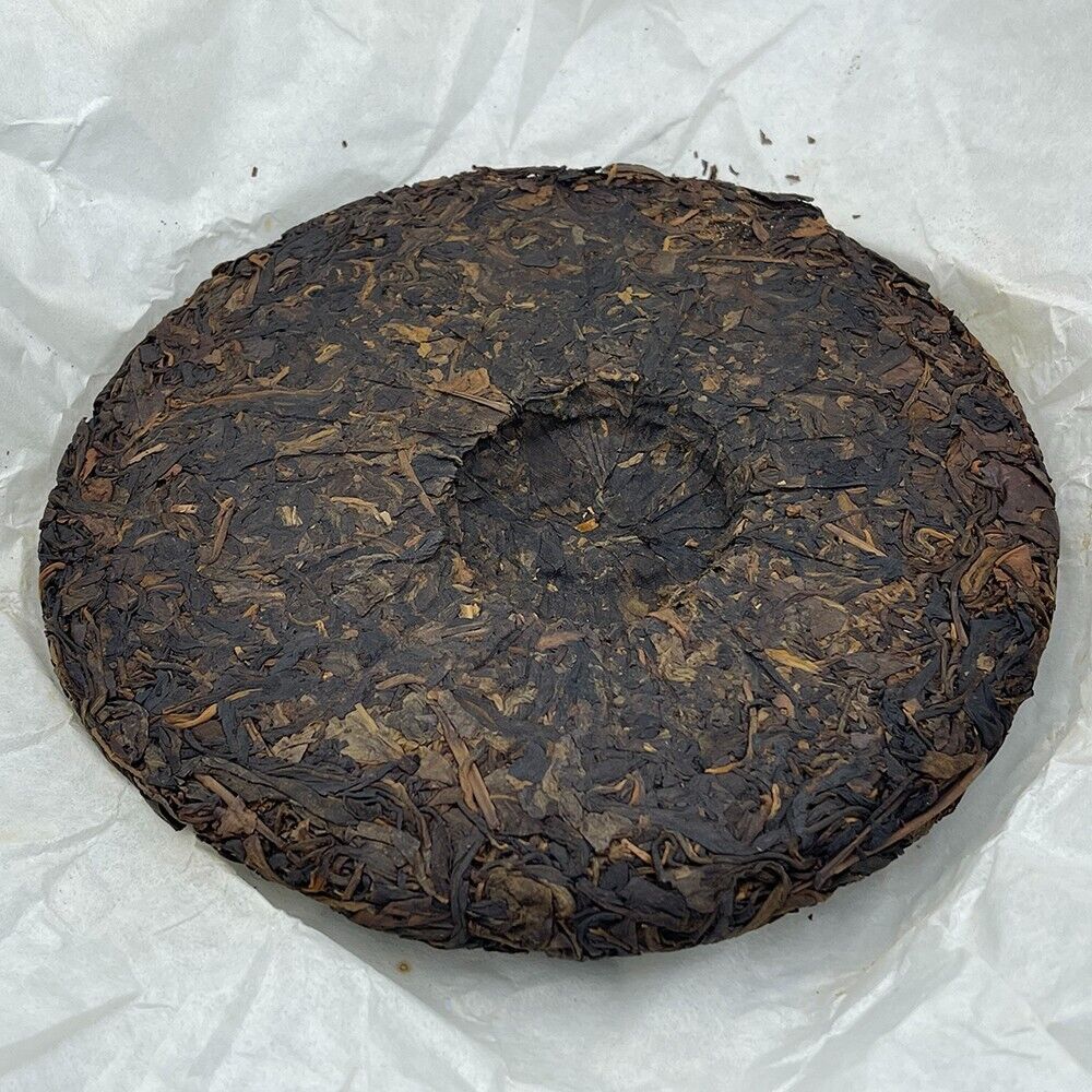Pu 'er tea, 2006, the ancient folk law Yiwu Zhengshan, 357g*2, was born.