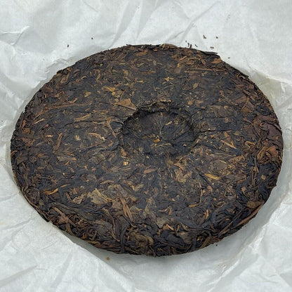 Pu 'er tea, 2006, the ancient folk law Yiwu Zhengshan, 357g*2, was born.