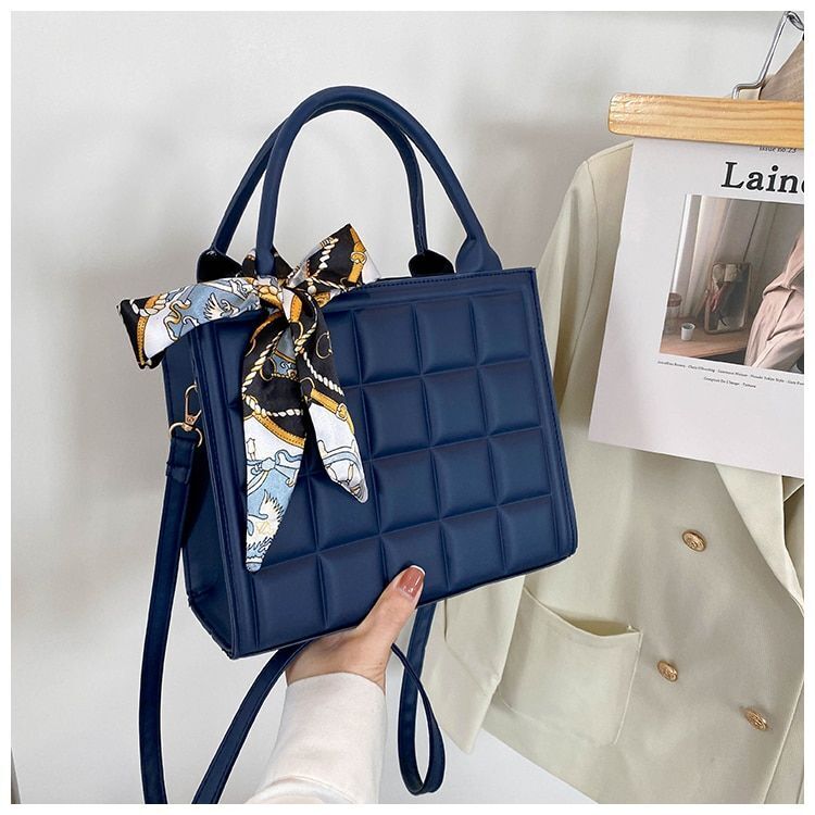 Single Strap Handbag Fashion Purse Synthetic Leather Shoulder Bag 24*20*9 CM 1PC