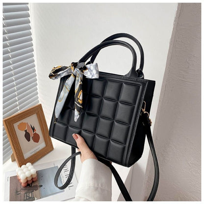 Single Strap Handbag Fashion Purse Synthetic Leather Shoulder Bag 24*20*9 CM 1PC