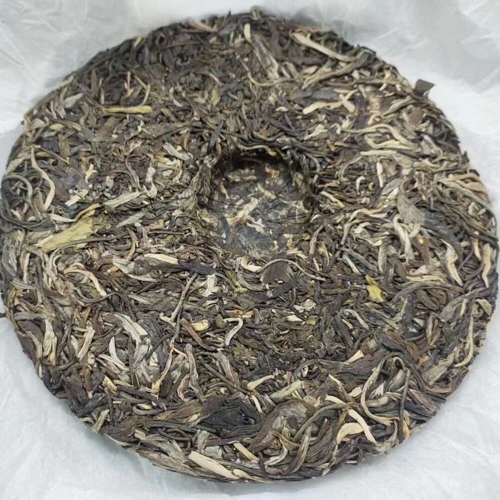 Yunnan Pu'er Banzhang Mother Tree First Spring Pu'er Raw Tea 357g Cake Tea