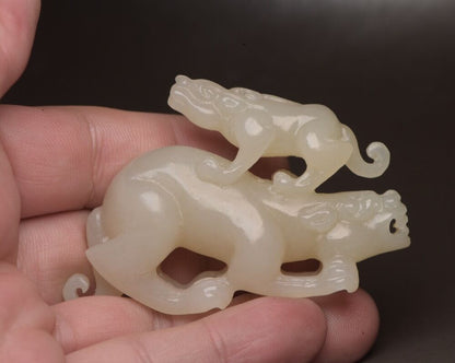 Chinese Top Natural Hetian Jade Carving Exquisite Beast Statue Figurines Artwork
