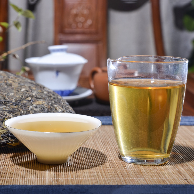 357g Big Tree Tea Pu'er Tea Cake Health Green Tea dashucha