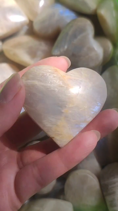Healing Crystals Natural Moonstones Heart Hand-Polished Free Form Quartz 40-50mm