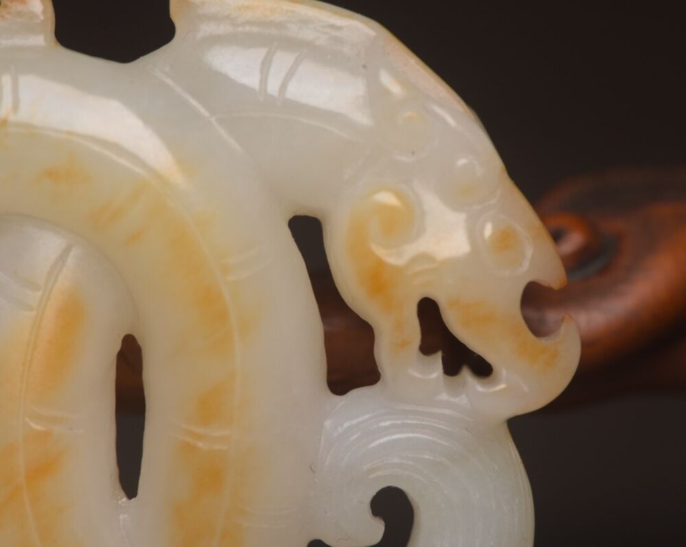 Top Chinese Natural Hetian Jade Carving Dragon Statue Exquisite Pendant Jewelry