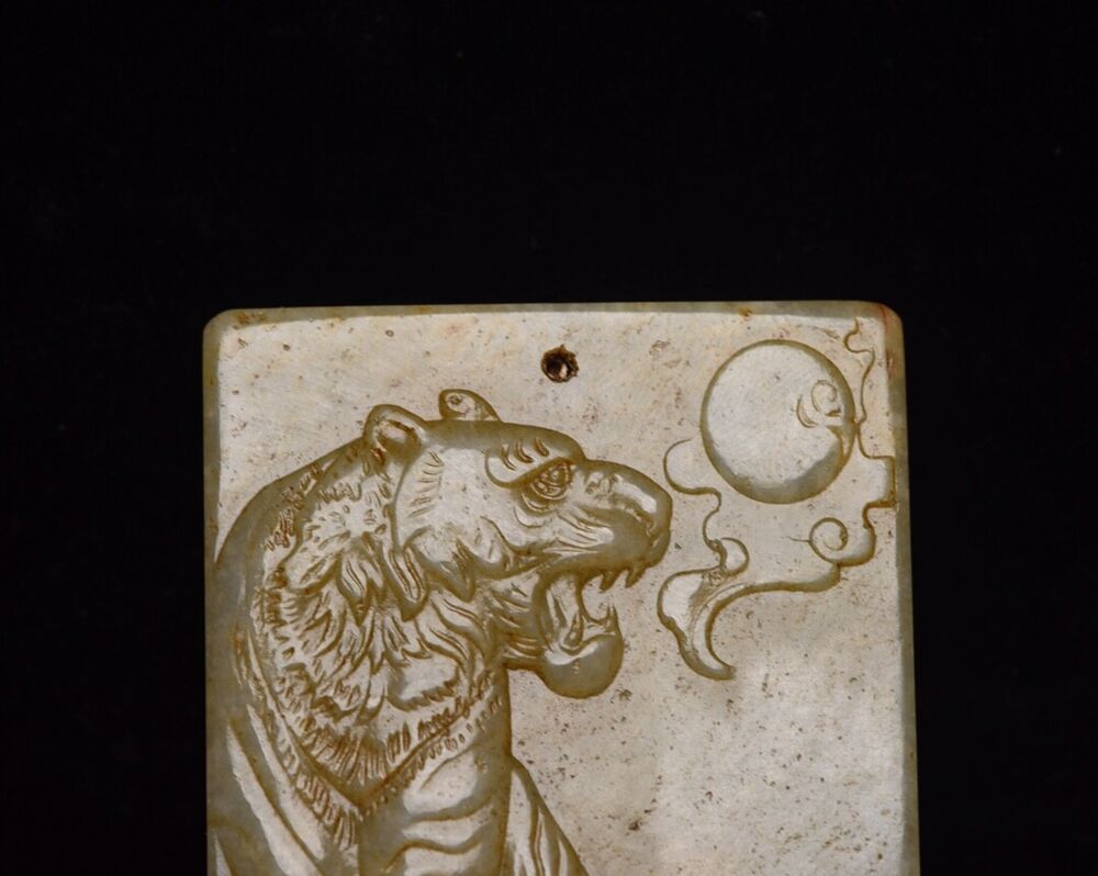 Chinese Natural Hetian Jade Carving Tiger Jade Pendant Jewelry Collections Gift