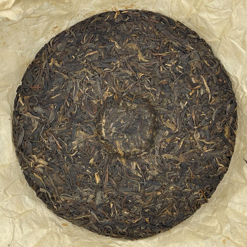 Pu'er tea, 2004, Chinese tea green Ruyi old banzhang, Chinese tea green Ruyi old banzhang, 357 grams, raw