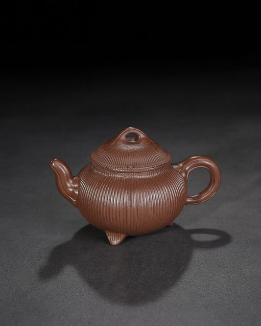 Chinese Yixing Zisha Clay Handmade Exquisite Teapot （英雄 底款：顾景舟）