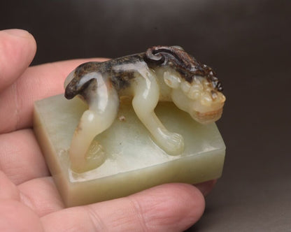 Chinese Antique Natural Hetian Jade Hand Carved Beast Statue Exquisite Figurines