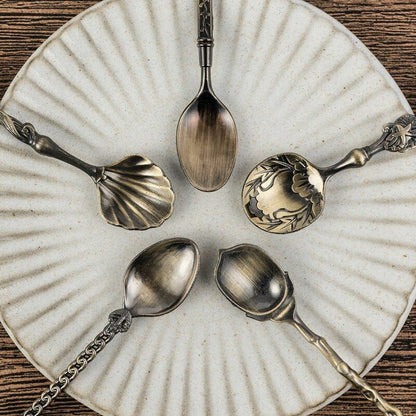 5Pcs/Set Vintage Style Metal Carved Small Mini Coffee Tea Spoon Kitchen Flatware