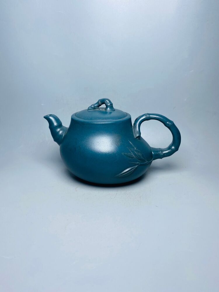 Chinese Yixing Zisha Clay Handmade Exquisite Teapot （竹韵 底款：周桂珍）