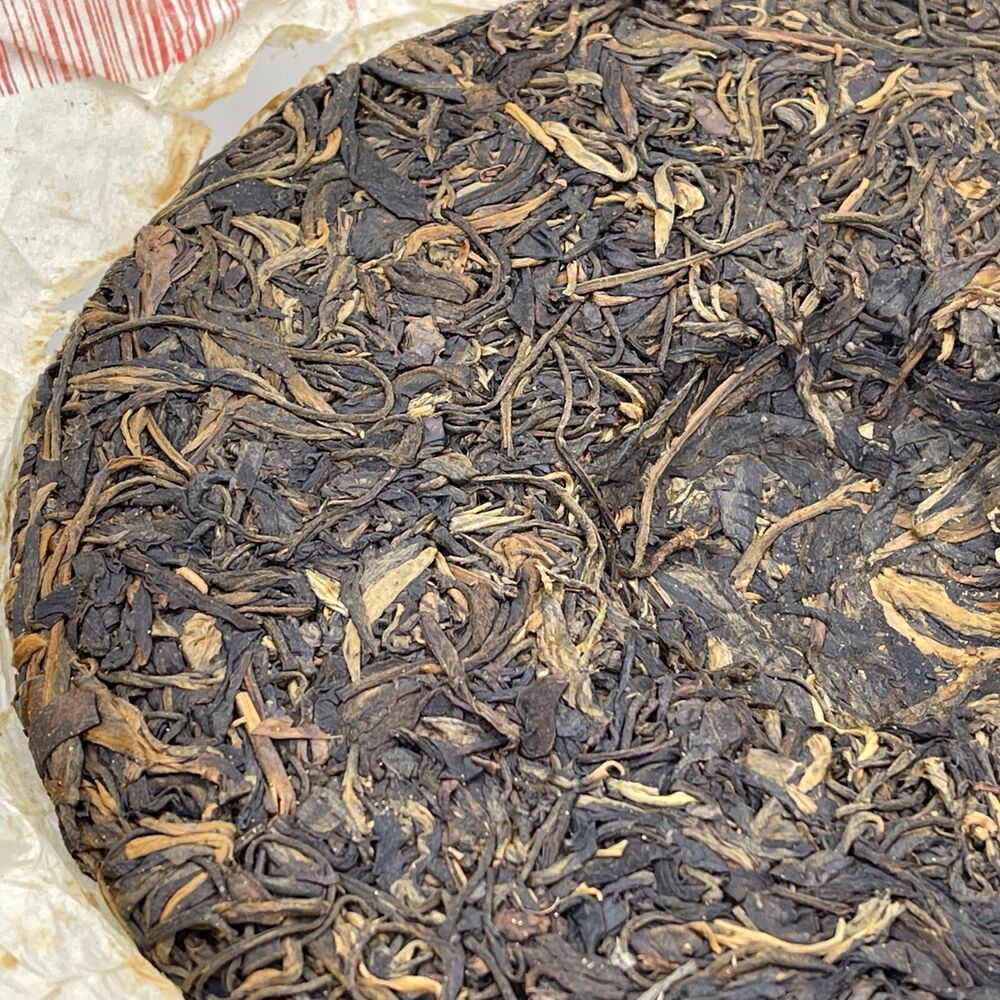 Pu-erh tea,2006,Xishuangbanna,Yiwuzhengshan wild big leaf green cake,380g,Raw