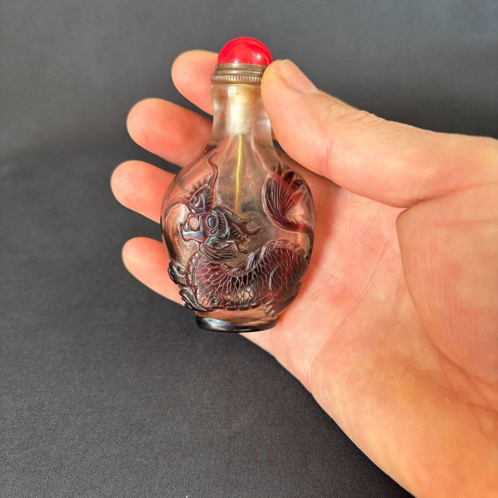 Vintage Chinese Carved Peking Glass Snuff Bottle Clean Dragon Figurines Loong