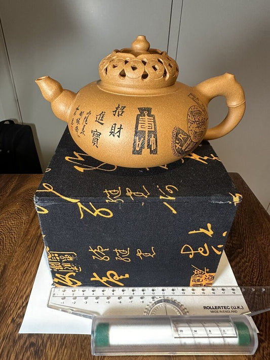 Chinese zisha (purple sand) Yixing teapot with glued cracked lid replica