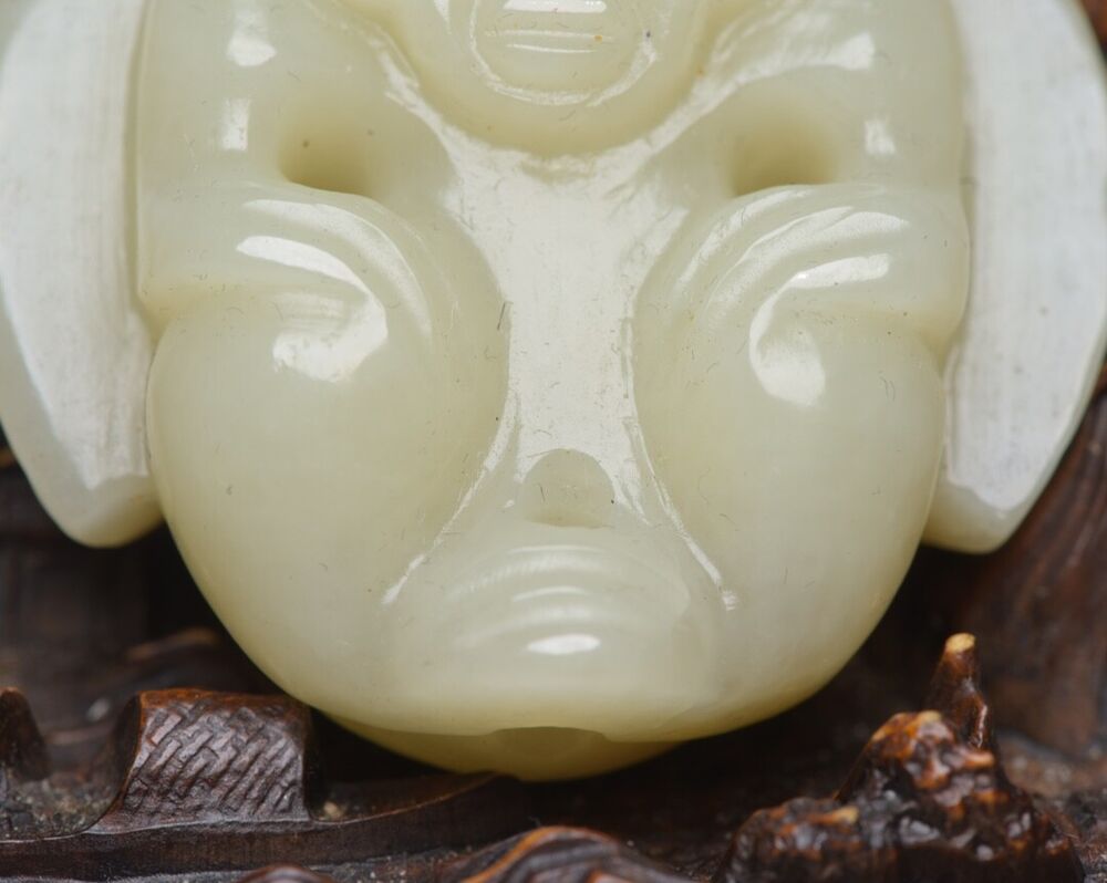 China Antique Hetian Jade Carving Exquisite Statue White Jade Pendant Collection