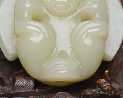 China Antique Hetian Jade Carving Exquisite Statue White Jade Pendant Collection