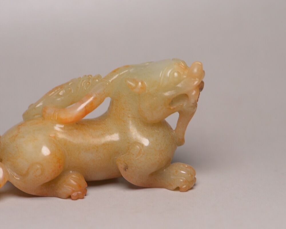 Chinese Antique Hotan Jade Carving Exquisite Beast Statue Decor Collections Art
