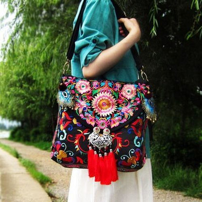 Canvas Embroidered Handbags Vintage Handmade Feather Tassel Soft Shoulder Purses