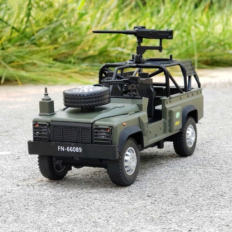 1:32 Land Rover Defender Reconnaissance Diecast Model Car Military Vehicle Toy