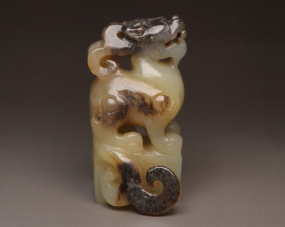 Chinese Old Natural Hetian Jade Carved Exquisite Beast Seal Statue Figurine Gift