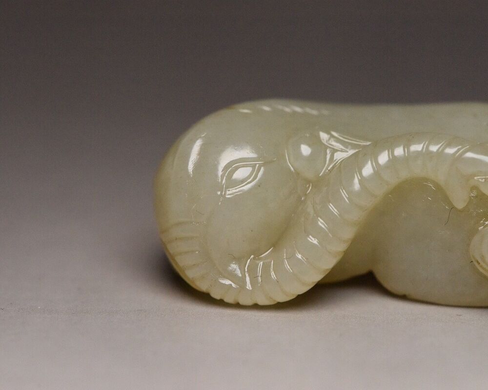 Chinese Hetian Jade Carved Exquisite Elephant Statue Antique Collections Artwork