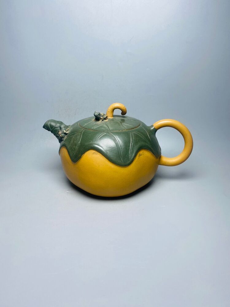 Chinese Yixing Zisha Clay Handmade Exquisite Teapot （荷叶青蛙 底款：蒋蓉）