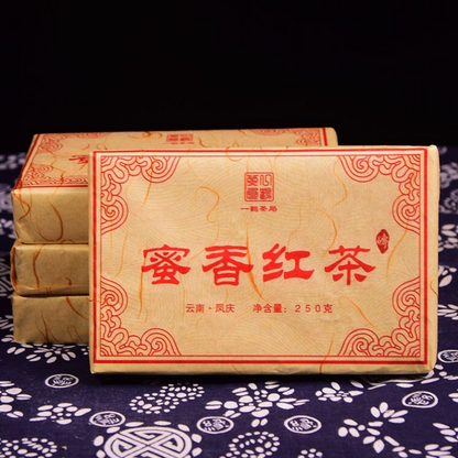 250g Date Fragrance Black Tea Brick Fengqing Dianhong Tea Yunnan Organic Red Tea
