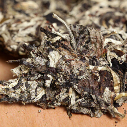 100gYunnan Puer White Buds Raw Ancient Tree Shen Pu Erh Tea Moon Light Pu'er Tea