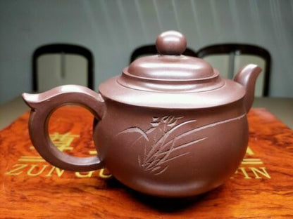 Chinese Yixing Zisha Clay Handmade Exquisite Teapot（兰香 底宽：顾景舟）