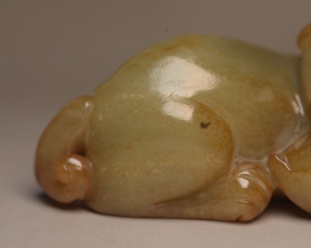 Old Chinese Natural Hetian Jade Carved Exquisite Beast Statue Sculpture Rare Art