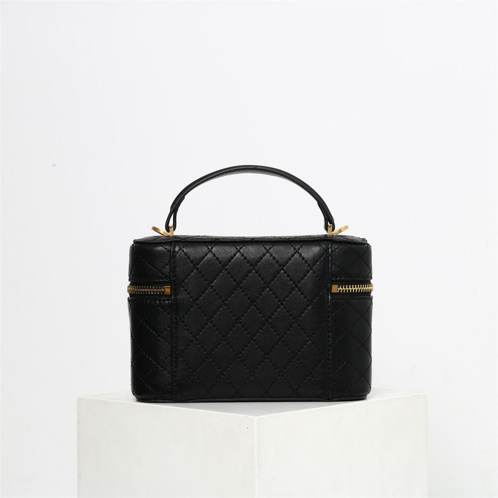 Fully Lambskin Lined!Quilted Real Leather Vanity Case Shoulder Bag Purse Chains