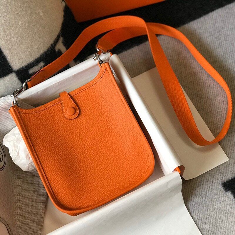 2022 NEW Women's Bucket Bag Handbag Hollowed Crossbody Bag Leather