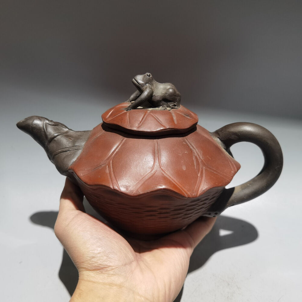 Chinese Yixing Zisha Clay Handmade Exquisite Teapot（：青蛙壶 底款：蒋蓉）