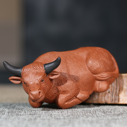 Purple sand tea pet decoration bullfighting creative sculpture can raise tea tra