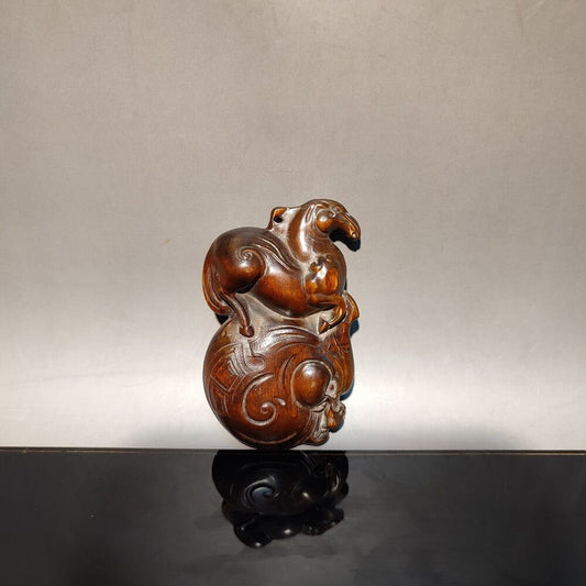 wooden horse statue figurine sculpture wood carved pendant gift carving vintage