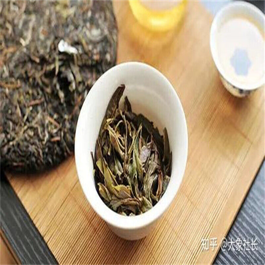 Natural Pu'er Green Tea Yunnan Old Banzhang Pu-erh Cha Tea Cake Health Care 357g