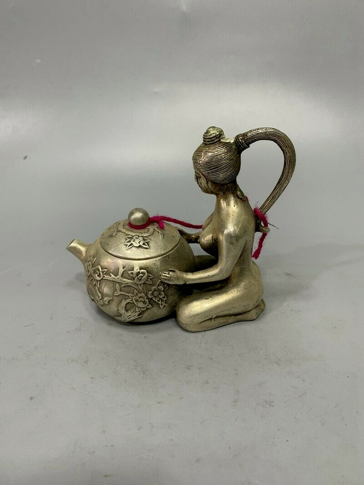 Exquisite Old Chinese tibet silver handmade Beauty Pot flagon teapot 82036