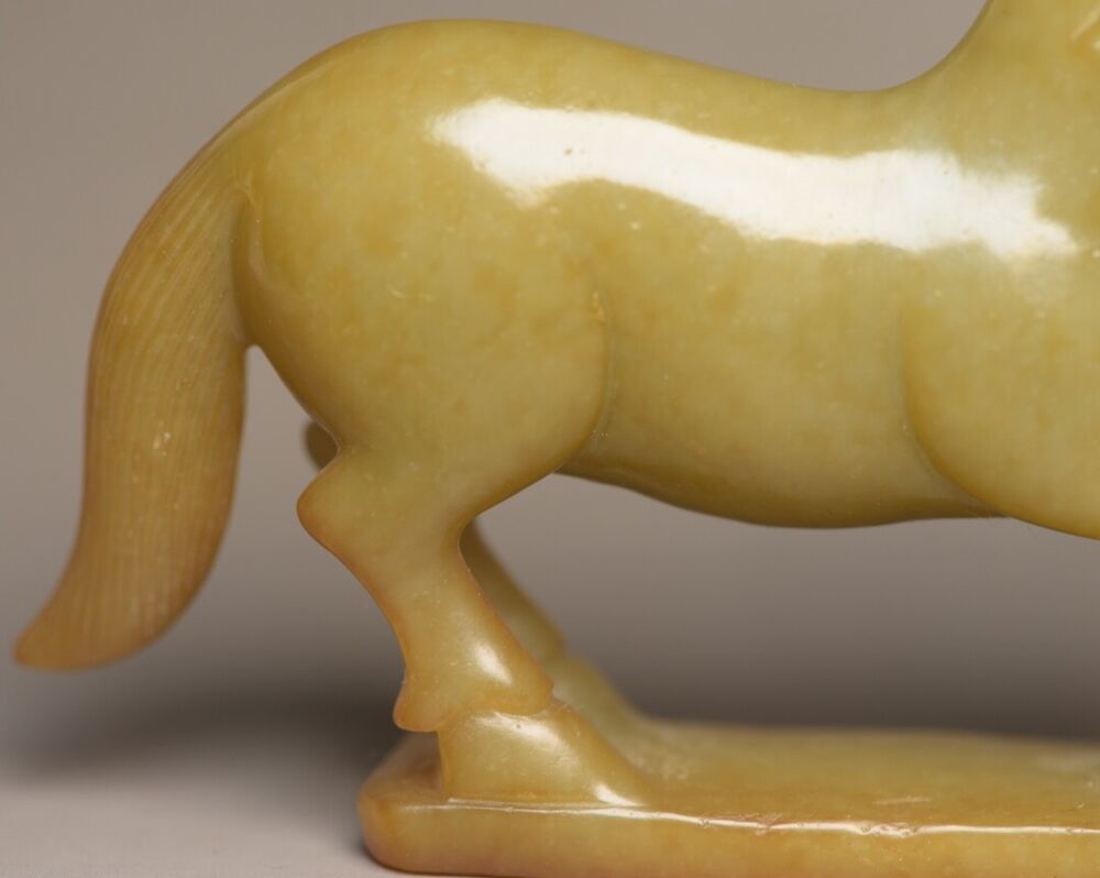 Top Chinese Natural Hetian Jade Carved Exquisite Horse Statue Collection Artwork