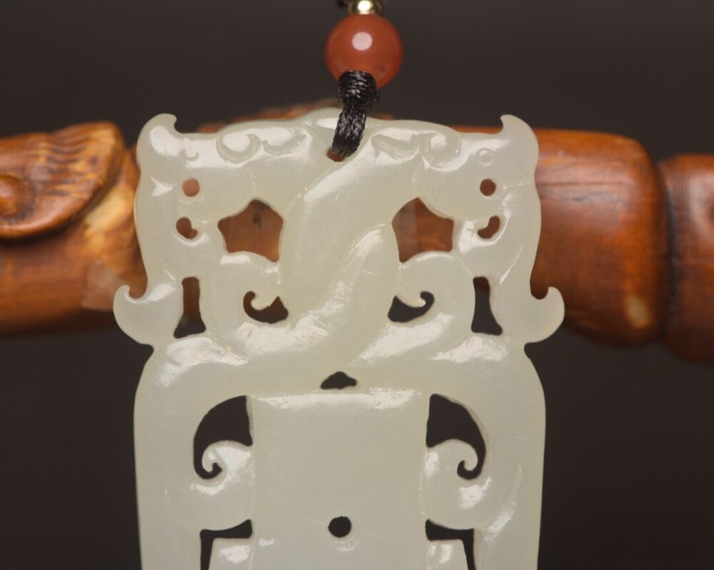 Antique Chinese Hetian Jade Carving Exquisite Statue White Jade Pendant Jewelry