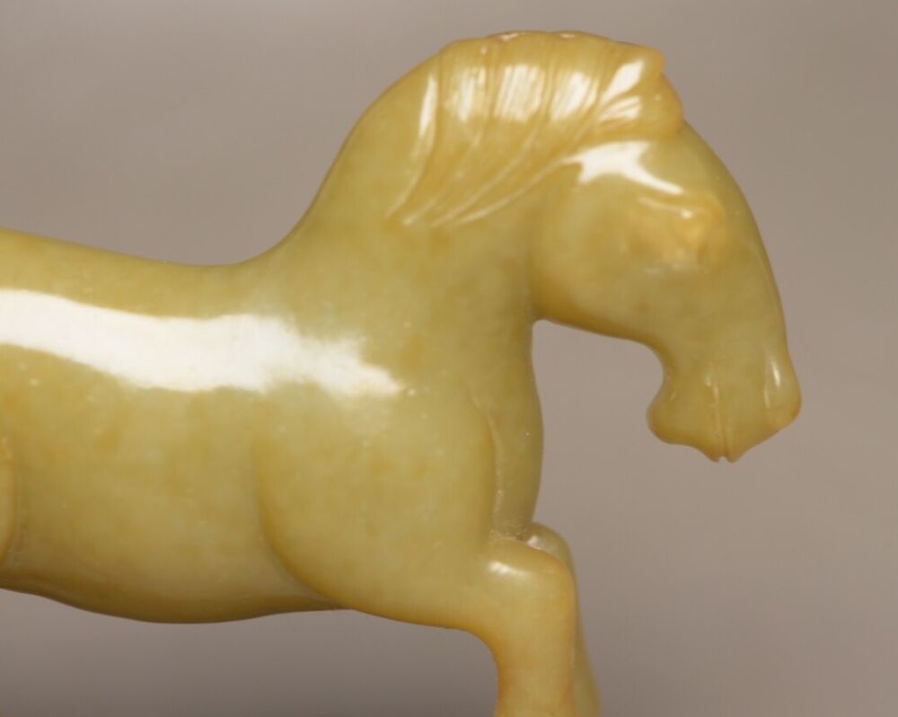 Top Chinese Natural Hetian Jade Carved Exquisite Horse Statue Collection Artwork