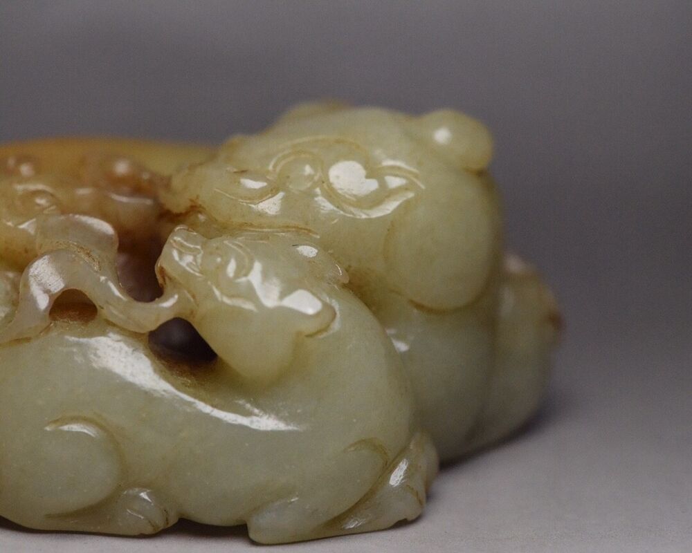 Top Chinese Natural Hetian Jade Handcarved Exquisite Beast Statue Collection Art
