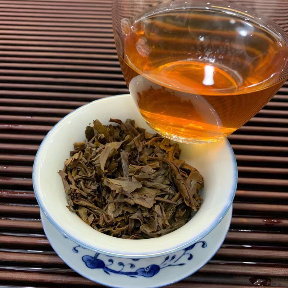 357g Yunnan Puerh Raw Tea 2015 Iceland Old Pu'er Tea Cake Premium Raw Pu-erh Tea