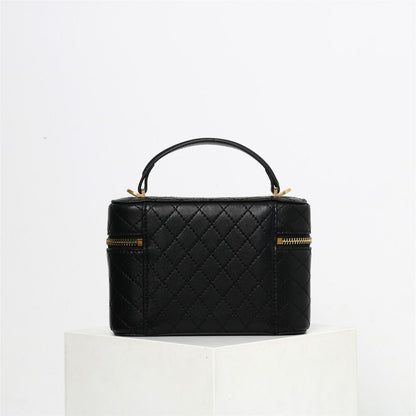 Fully Lambskin Lined!Quilted Real Leather Vanity Case Shoulder Bag Purse Chains