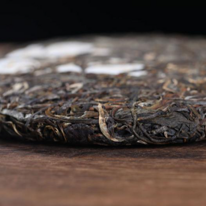 357g Yunnan Yiwu Puerh Raw Tea Cake Early Spring Pu-erhshengcha Pu'er Green Tea