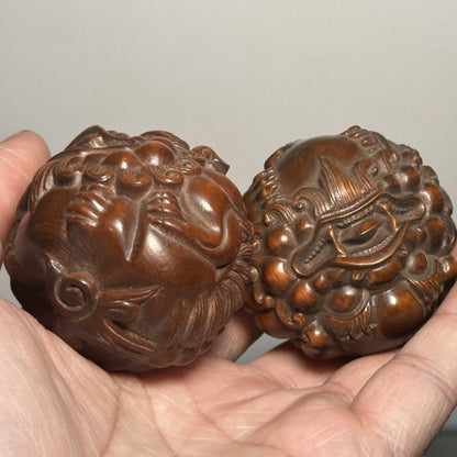 China Antique Boxwood Carving A Pair Beast Statue Wooden Figurines Nice Art Ball
