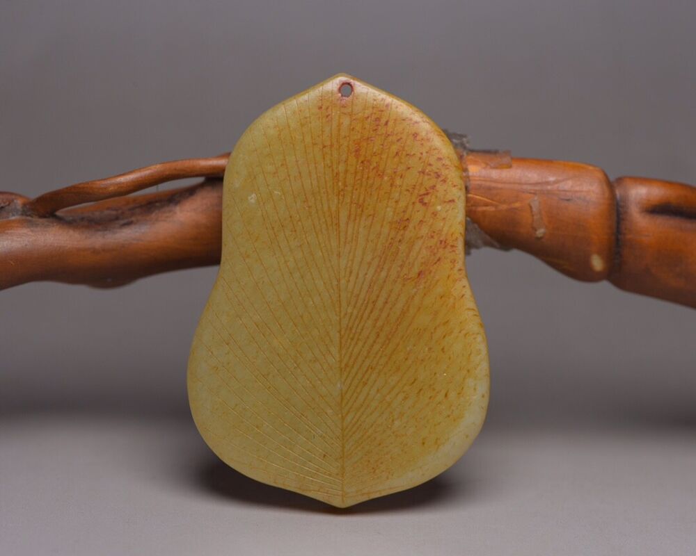 Chinese Old Natural Hetian Jade Carved Kwan Yin Statue Lucky Pendant Jewelry Art