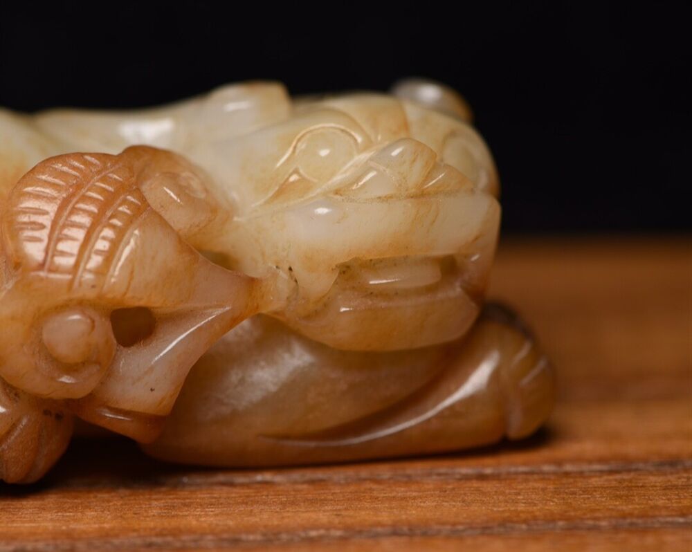 Chinese Old Beijing Natural Hetian Jade Carved Nice Beast Statue Figurines Art