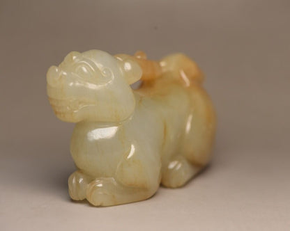 Top Chinese Natural Hetian Jade Carved Exquisite Beast Statue Figurines Artwork