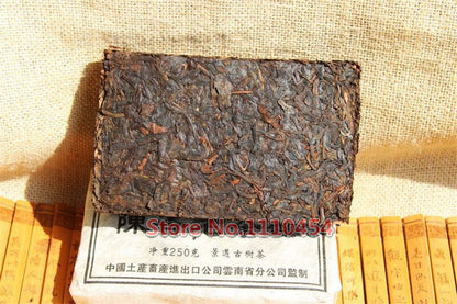 Old Puer Tea Yunnan Natural Pu Erh Tea Brick Healthy Food 250g Black-